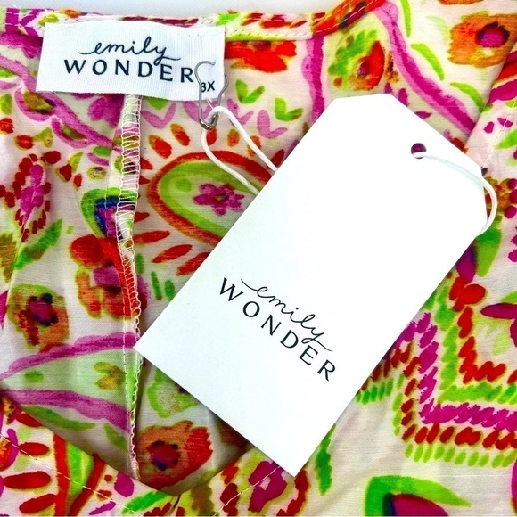 emily WONDER “On the Scene” Top - Picture 10 of 10